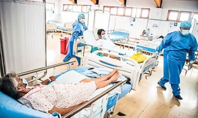 EsSalud atraviesa crisis — Personal de salud atiende a pacientes en una unidad hospitalaria mientras se implementan planes para mejorar la gestión de crisis en EsSalud. Foto de: El Peruano