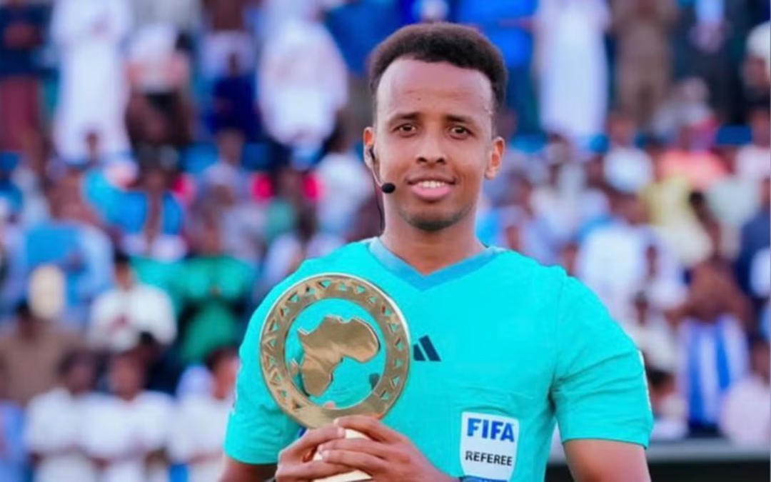 arbitro somali Omar Abdulkadir Artan — Imagen de la cobertura sobre Deportan al mejor árbitro de África en 2025 y se perdería el Mundial de este año. Foto de: Perú21