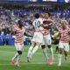 Christian Pulisic, Weston McKennie, Folarin Balogun y Antonee Robinson celebran el segundo gol de Estados Unidos ante Paraguay en el Mundial 2026. Foto de: Sebastian Frej (Getty Images