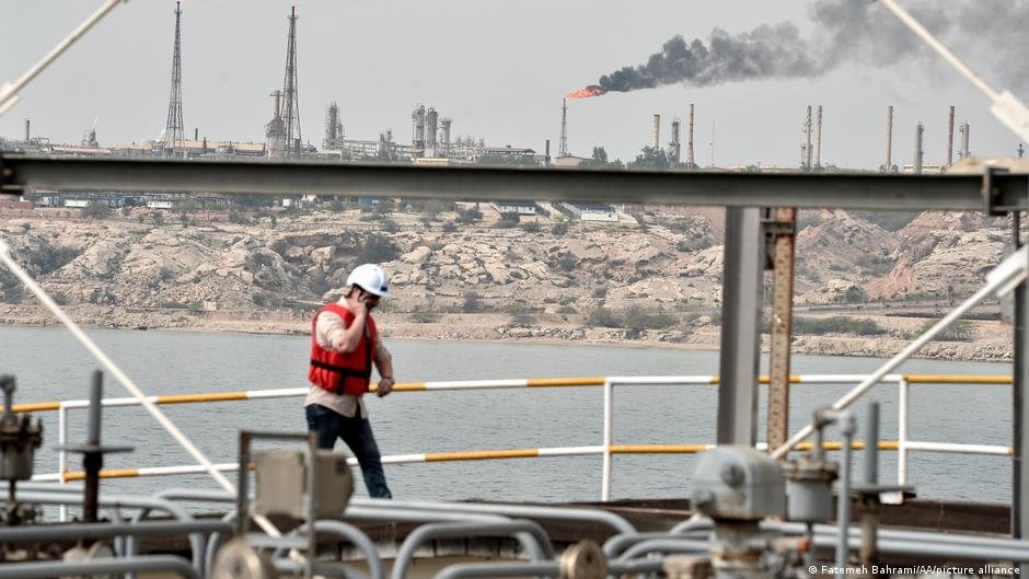 Estados Unidos — Terminal petrolera en la isla de Kharg, Irán, donde se procesa el petróleo sujeto a las sanciones internacionales. Foto de: Farmehr Bahrami