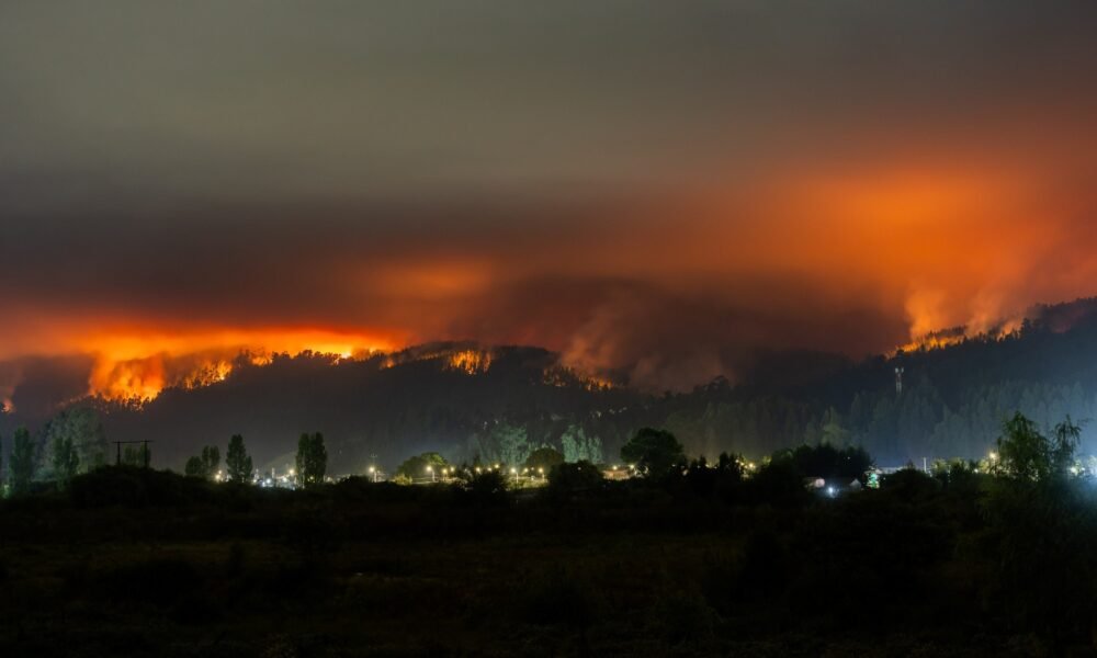 Expertos advierten — Incendios forestales en Colombia que podrían intensificarse debido a las condiciones climáticas extremas de un posible Súper El Niño. Foto de: UNGRD