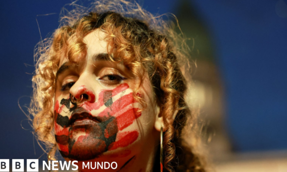 Agostina Vega — Imagen de la cobertura sobre Las denuncias por la falta de protección a las mujeres en Argentina tras el brut. Foto de: BBC Mundo