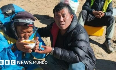Guía nepalí — Imagen de la cobertura sobre "Pasé de llorar con su hija, a verlo llegar arrastrándose": el emocionante relat. Foto de: BBC Mundo