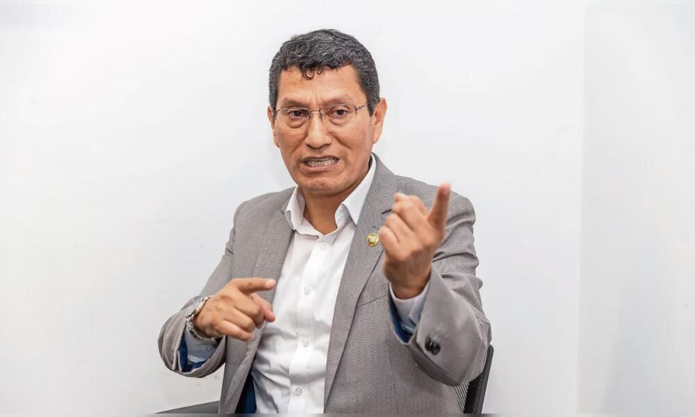 seguridad ciudadana — Harvey Colchado comenta el nuevo plan de gobierno de JP, afirmando que son herramientas para devolverle seguridad al Perú. Foto de: La República