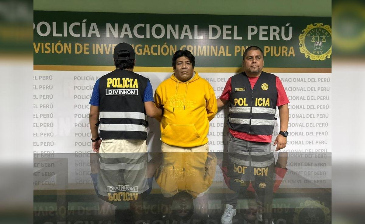 asesinato alcalde Víctor Hugo — Un detenido es presentado por la Policía Nacional del Perú tras ser vinculado con el crimen del alcalde Víctor Hugo Febre. Foto de: La República