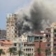 extenso túnel — Humo denso emana de edificios tras un ataque israelí en el sur del Líbano para destruir túneles de Hezbolá. Foto de: PowerNewsMedia