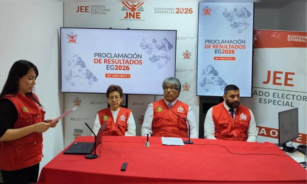 Fuerza Popular — Miembros del Jurado Especial Electoral (JEE) en Lima Oriente durante la proclamación de resultados de las elecciones generales. Foto de: La República