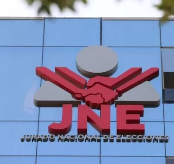 JNE amplía plazo — El logotipo del Jurado Nacional de Elecciones (JNE) en la fachada de su sede institucional. Foto de: Gestión