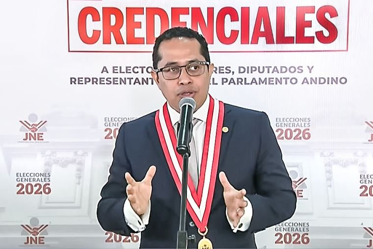 proclamación resultados segunda vuelta — Un representante del Jurado Nacional de Elecciones (JNE) se dirige a la prensa sobre los resultados de las elecciones generales. Foto de: El Peruano