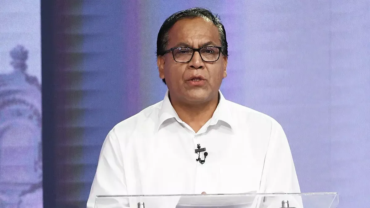 votos emitidos — El político peruano Pedro Castillo durante una intervención pública en el marco de las controversias sobre la anulación de votos del extranjero. Foto de: El Búho