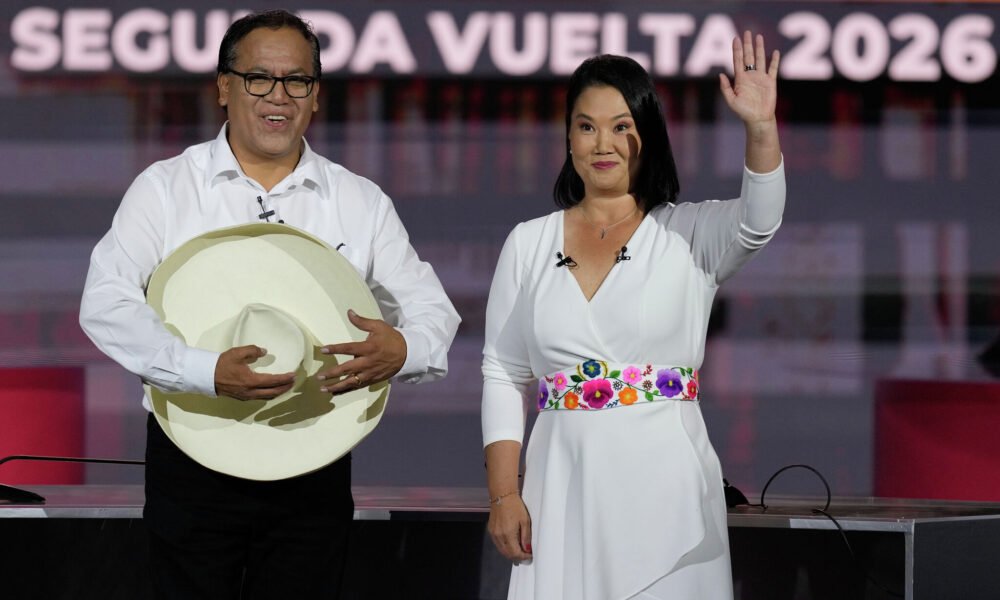 Los candidatos Roberto Sánchez y Keiko Fujimori se presentan en la campaña para la presidencia de Perú. Foto de: Guadalupe Pardo/AP Photo/Guadalupe Pardo