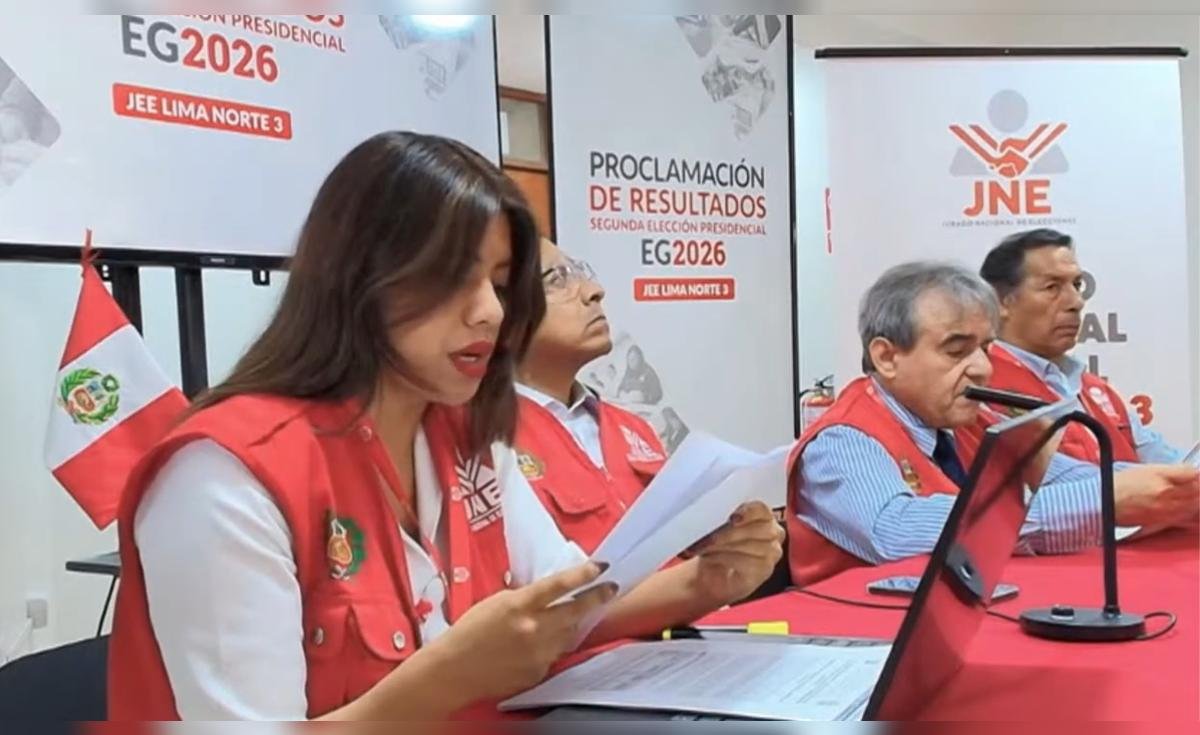 Keiko Fujimori — Autoridades del JNE durante la proclamación de resultados de las elecciones presidenciales en diversos distritos de Lima. Foto de: La República