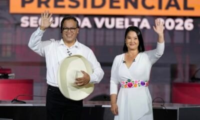 Keiko Fujimori — Candidatos a la presidencia de Perú saludan al público durante un evento sobre las elecciones de 2026. Foto de: news.google.com