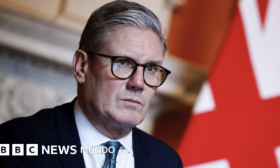 El primer ministro del Reino Unido, Keir Starmer, tras anunciar su dimisión como líder del Partido Laborista. Foto de: Reuters