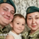 Harry Potter — El soldado ucraniano Oleksandr Ivanov posa con su esposa y su hijo en una fotografía familiar. Foto de: Oleksandr Ivanov's Instagram