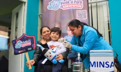 Lima Norte — Ocho brigadas se despliegan en colegios y realizan visitas casa por casa para la campaña de vacunación contra el sarampión. Foto de: Difusión