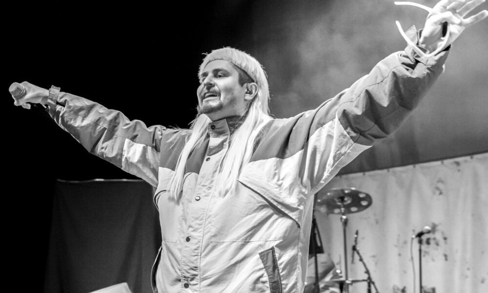 Oliver Tree, conocido por su música de 'Life Goes On', es recordado en esta fotografía que acompaña la noticia de su fallecimiento a los 32 años. Foto de: Scott Legato/Getty Images