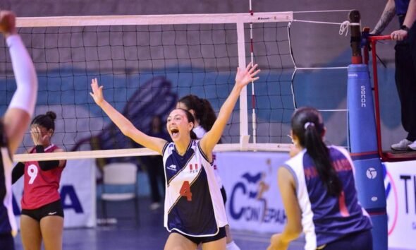 Las jugadoras peruanas celebran en la cancha tras asegurar el tercer puesto en la Copa Panamericana de Vóley Sub 17. Foto de: Norceca