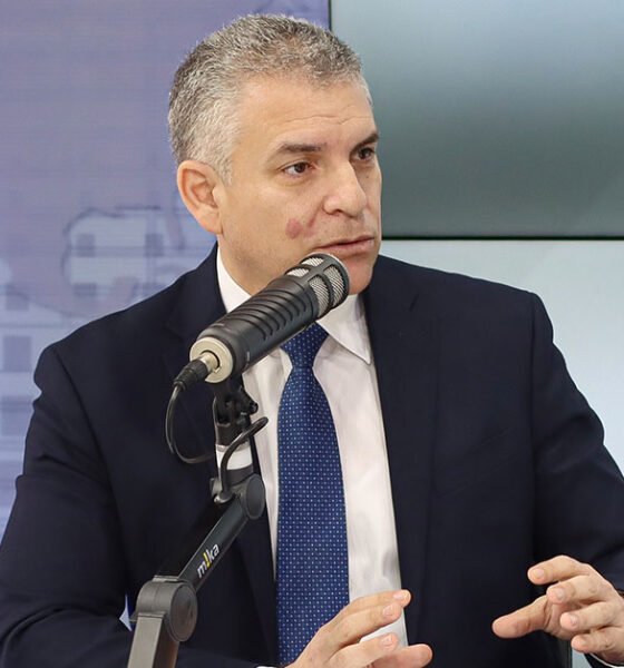 Rafael Vela Barba fiscal — El fiscal Rafael Vela habla ante los medios sobre su situación laboral y sus aspiraciones políticas. Foto de: Exitosa Noticias
