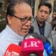 Roberto Sánchez ofrece declaraciones ante la prensa sobre los pedidos de nulidad en el marco del proceso judicial. Foto de: La República