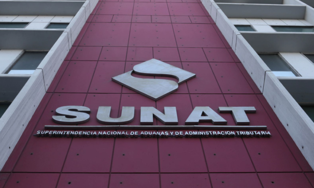 facturas falsas — Fachada de la sede de la Superintendencia Nacional de Aduanas y de Administración Tributaria (Sunat) en Perú. Foto de: Perú21
