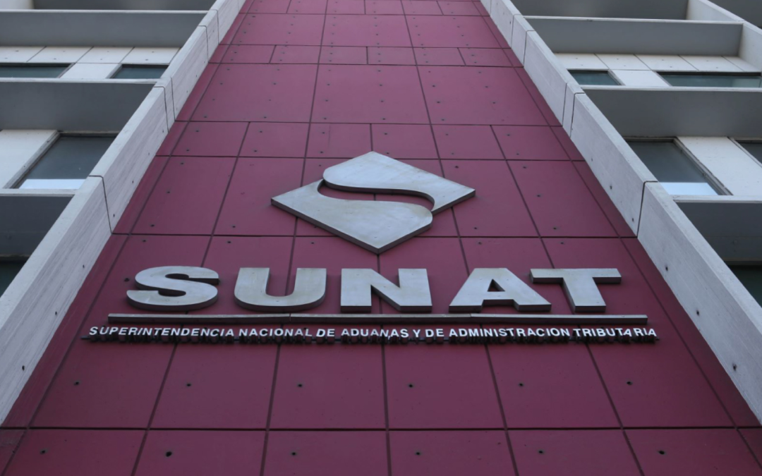 facturas falsas — Fachada de la sede de la Superintendencia Nacional de Aduanas y de Administración Tributaria (Sunat) en Perú. Foto de: Perú21