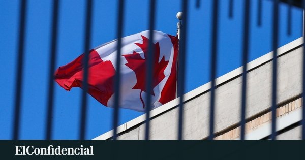 La bandera de Canadá ondea tras un tiroteo en Montreal que dejó tres muertos, incluido un oficial de policía. Foto de: EFE