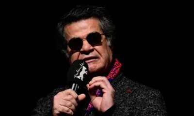condena Jafar Panahi — El cineasta iraní Jafar Panahi es condenado a prisión tras años de restricciones por su activismo y obra artística. Foto de: La República