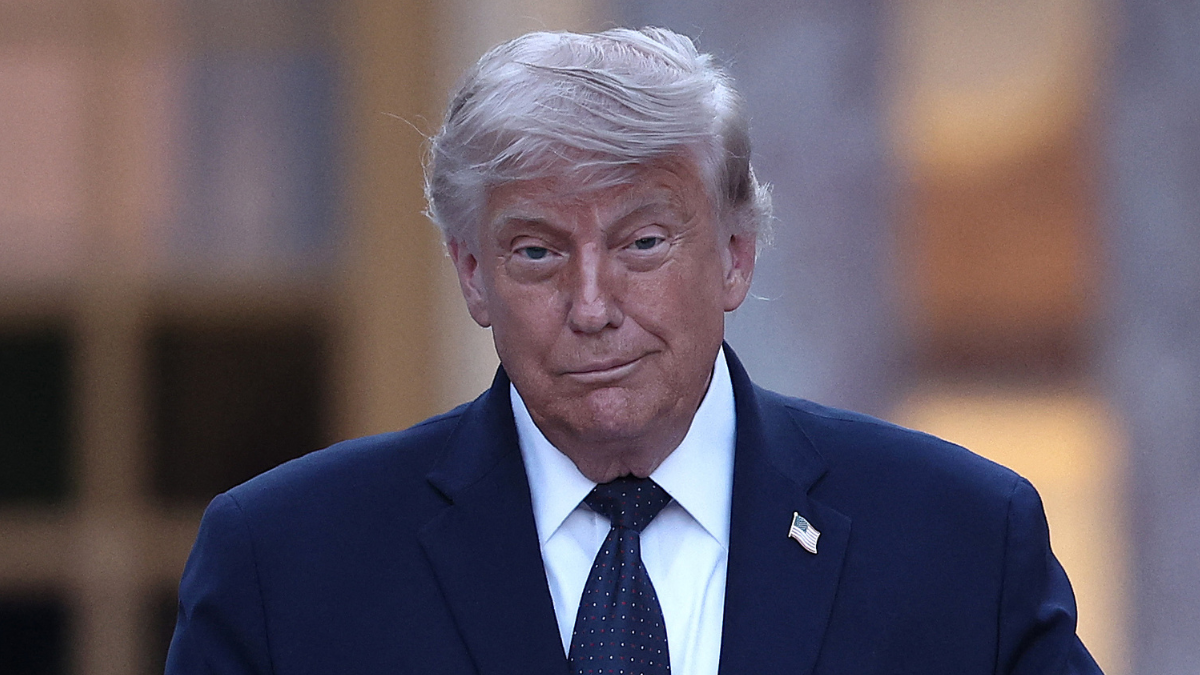 Oriente Medio — El expresidente Donald Trump aparece en una fotografía oficial tras anunciar el acuerdo con Irán para finalizar el conflicto. Foto de: Perú21
