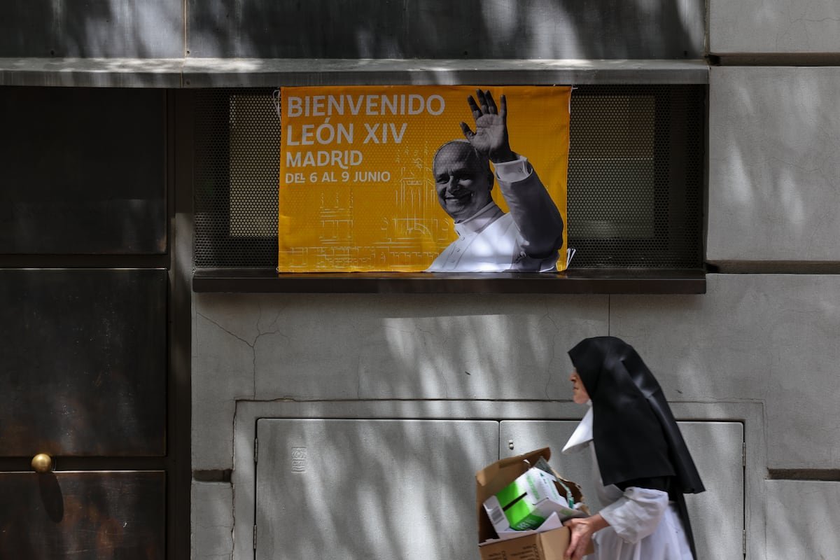 Vaticano sale paso — Imagen de la cobertura sobre El Vaticano sale al paso de la polémica con las víctimas de pederastia y confirm. Foto de: El País