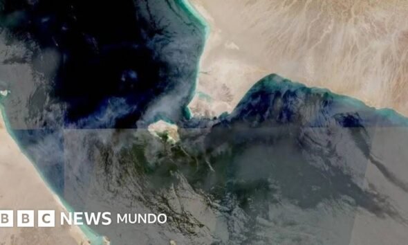 Vista satelital del estrecho de Bab el-Mandeb, una ruta marítima clave en el mar Rojo que los hutíes afirman haber cerrado. Foto de: Reuters