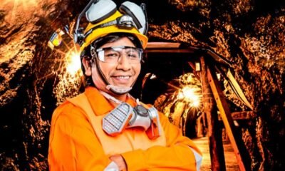 Un minero con equipo de protección en una mina, ilustrando la labor del sector beneficiario del Bono Minero 2025. Foto de: El Peruano