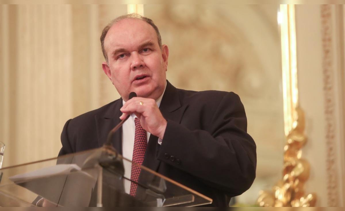 El alcalde de Lima, Rafael López Aliaga, se dirige a un público durante una intervención pública. Foto de: La República