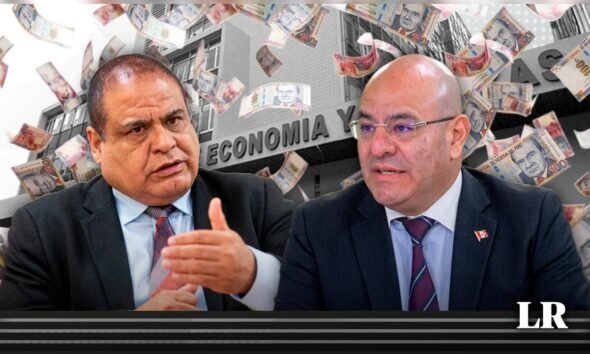 Carlos Díaz — Funcionarios del sector económico en una reunión sobre la gestión de contratos y el manejo de fondos públicos. Foto de: LR