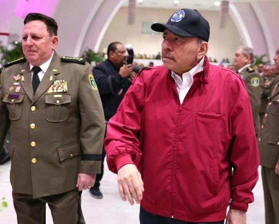 Militares y funcionarios en un evento oficial en Nicaragua durante el periodo de gobierno de Daniel Ortega. Foto de: CNN en Español