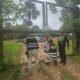 Lita Ferreyra Ahunari, — Agentes de la policía peruana realizan una inspección en un área rural tras el operativo contra el tráfico de fauna silvestre. Foto de: Mongabay Perú