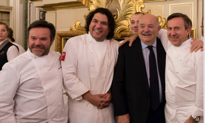 agradecimiento Gastón Acurio Francia — El chef peruano Gastón Acurio posa junto a otros chefs y un invitado en un evento que celebra la influencia de la cocina francesa. Foto de: Perú21