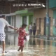 estado de emergencia — Vecinos de la región Piura enfrentan las inundaciones causadas por el fenómeno de El Niño en sus calles. Foto de: ELTIEMPO.PE