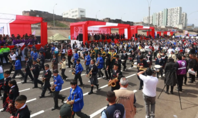 Gobierno Regional — Participantes y músicos se preparan para el desfile de Fiestas Patrias en las calles del Callao. Foto de: Perú21