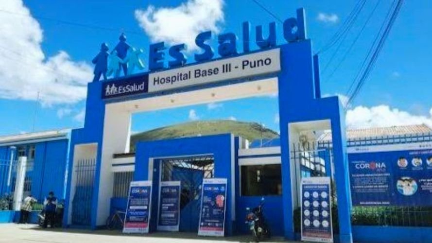 EsSalud Salcedo — Fachada del Hospital Base III de EsSalud en Puno, donde ocurrió un derrame de sustancias químicas que hirió a dos trabajadores. Foto de: El Búho
