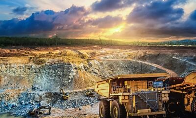inversión minera Perú — Maquinaria pesada opera en una mina a cielo abierto, reflejando la importante inversión minera que alcanza los US$ 2,633 millones en el Perú. Foto de: El Peruano