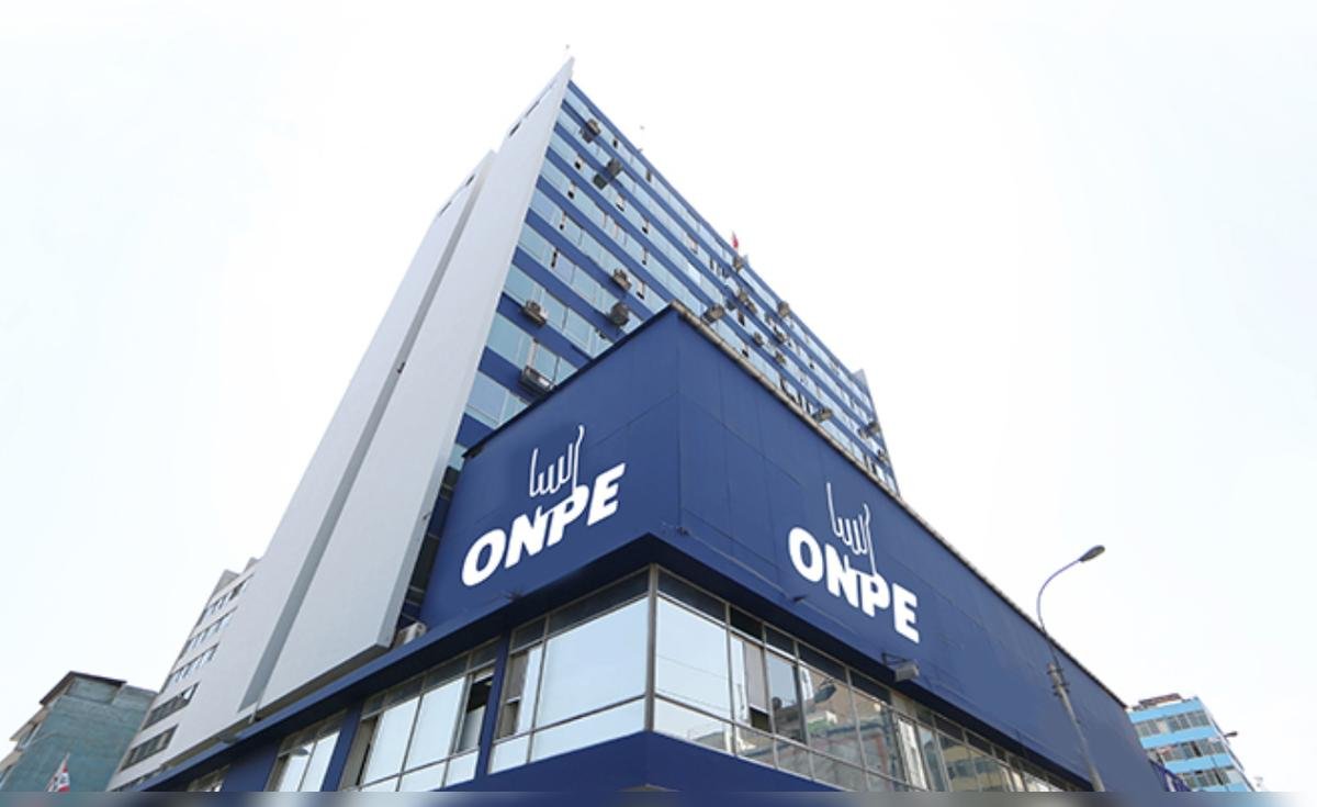 declara desierto — Fachada del edificio de la Oficina Nacional de Procesos Electorales (ONPE) en Perú. Foto de: La República