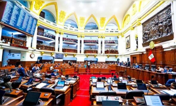 instalación congreso bicameral — El recinto del Congreso de la Unión en México se prepara para la instalación del nuevo Congreso Bicameral. Foto de: La República