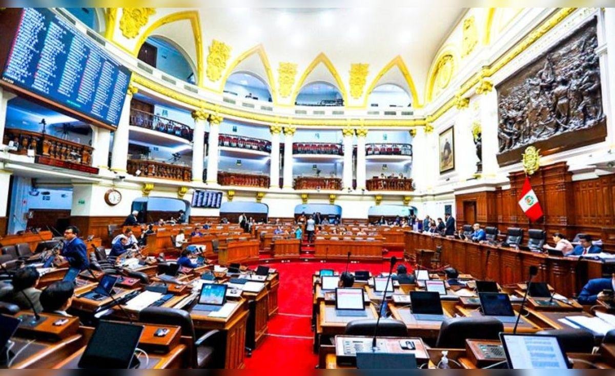 instalación congreso bicameral — El recinto del Congreso de la Unión en México se prepara para la instalación del nuevo Congreso Bicameral. Foto de: La República