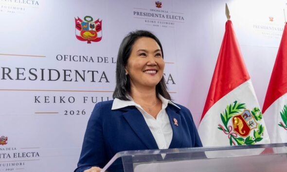 La política peruana Keiko Fujimori se dirige a un público durante un evento sobre su plataforma política. Foto de: Gestión