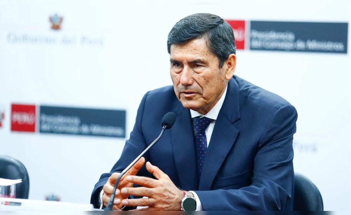 presidenta electa — El primer ministro peruano durante una sesión de gabinete para coordinar la transición hacia el gobierno de Keiko Fujimori. Foto de: La República