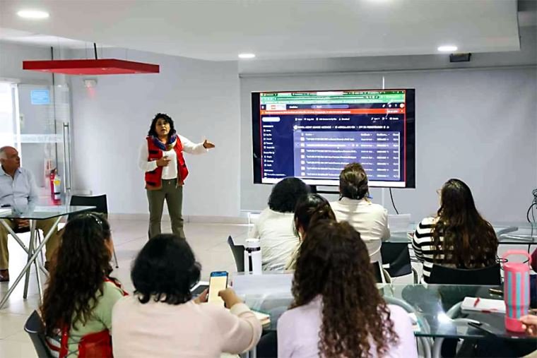 Personal del Ministerio de Educación (Minedu) participa en una capacitación sobre la gestión y prevención de impactos del fenómeno El Niño. Foto de: El Peruano