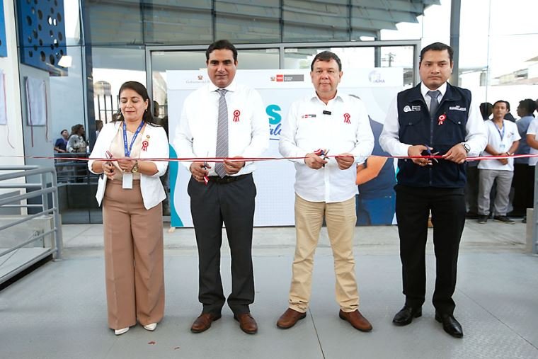centro salud piura — Autoridades y personal de salud participan en la inauguración del nuevo Centro de Salud Tacalá en Piura. Foto de: El Peruano