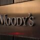 calificación riesgo Perú — Letrero de la firma Moody's en un edificio, relacionada con la calificación de riesgo del Perú tras la victoria de Keiko Fujimori. Foto de: Perú21