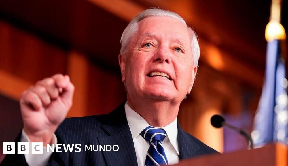 muerte lindsey graham — El fallecido senador estadounidense Lindsey Graham es retratado durante un discurso en el Despacho Oval. Foto de: Getty Images
